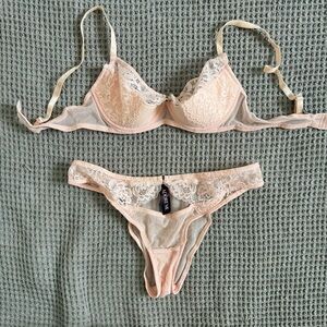 32B Lace Women's Intimate Set in Pink